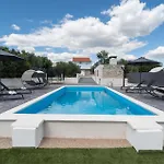 Ferienhaus Gorgeous In Polaca